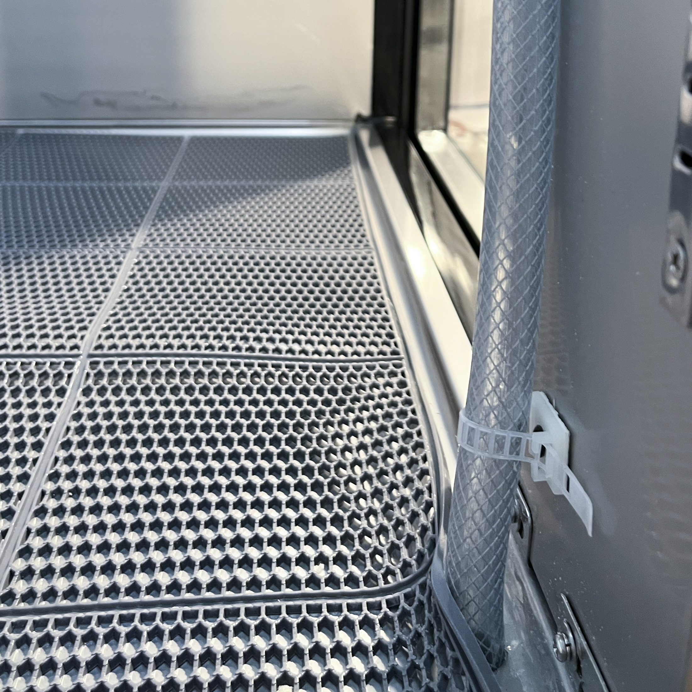 Komos Kegerator Olympus III Deluxe Stainless - 20 Keg - REFRIGERATOR ONLY